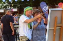 Látványfestés Simon Tündével, Képzőművészeti Utcafesztivál, Eger